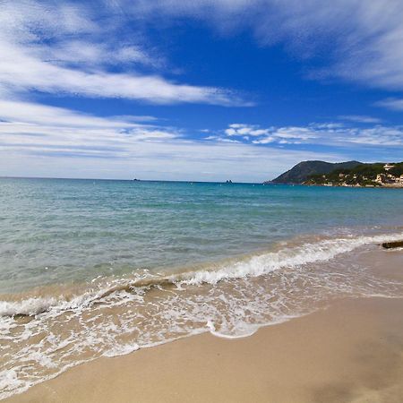 Les Pieds Dans L'Eau Apartamento La Seyne-sur-Mer Exterior foto